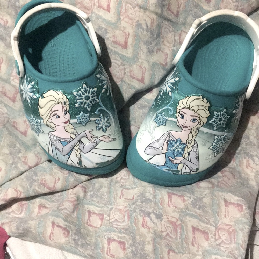Crocs Light Up Size: (C) 10 Frozen